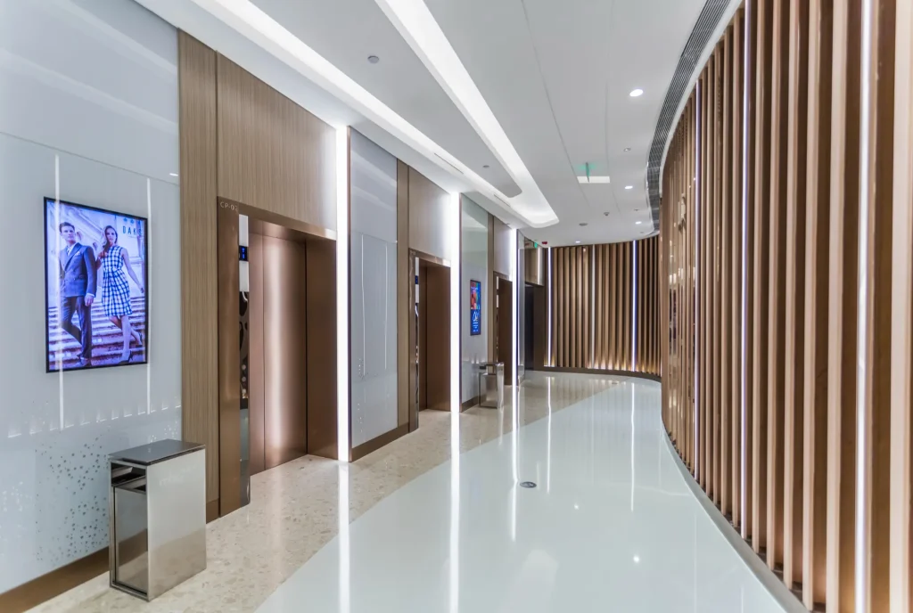Hall de ascensores en un edificio de Barcelona